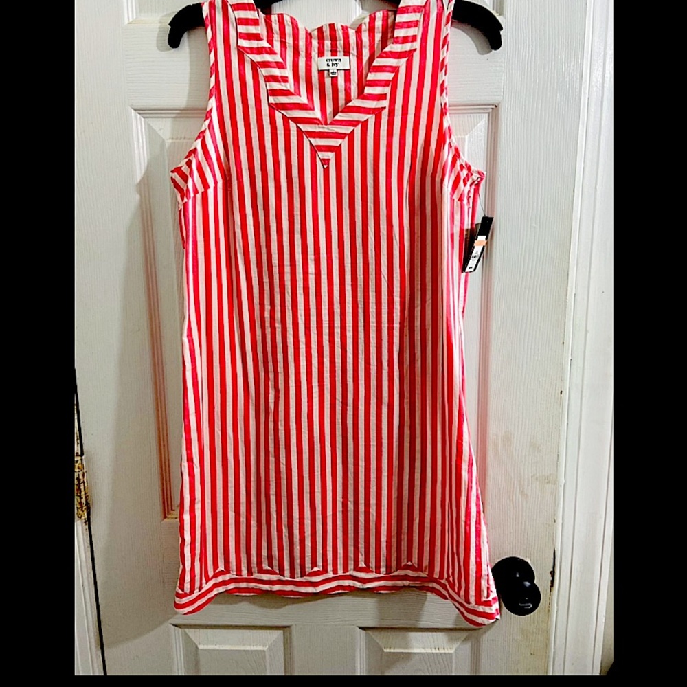 CROWN AND IVY DRESS!! NWT** SIZE 2